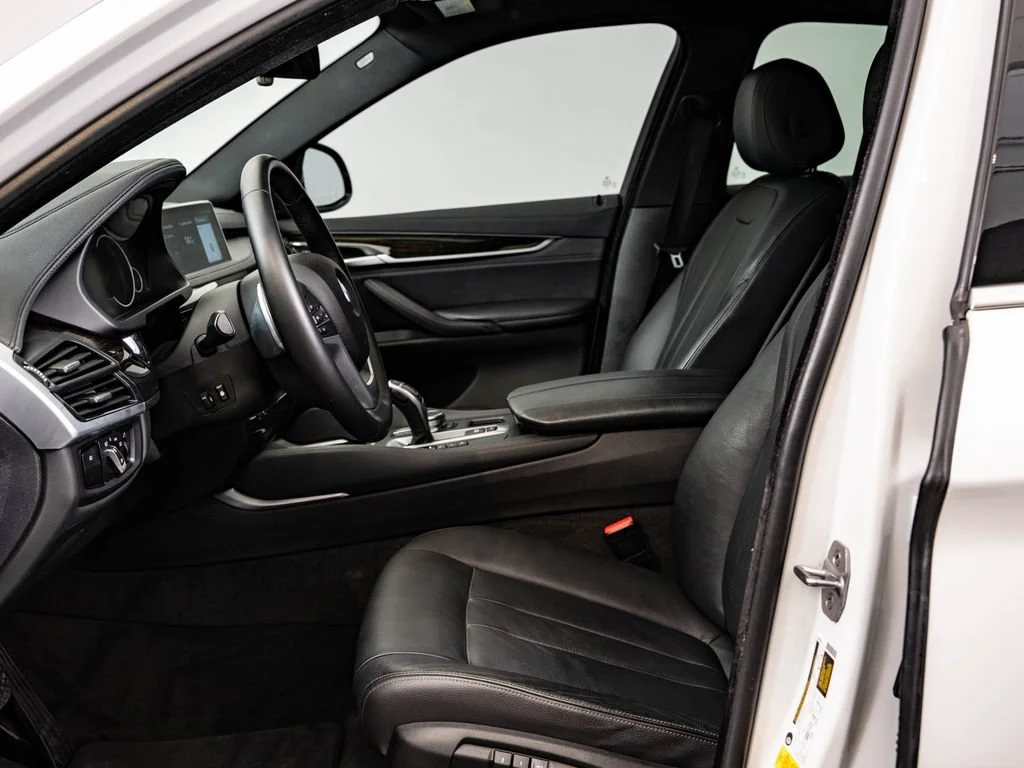 Used 2019 Mineral White Metallic BMW xDrive35i image 23