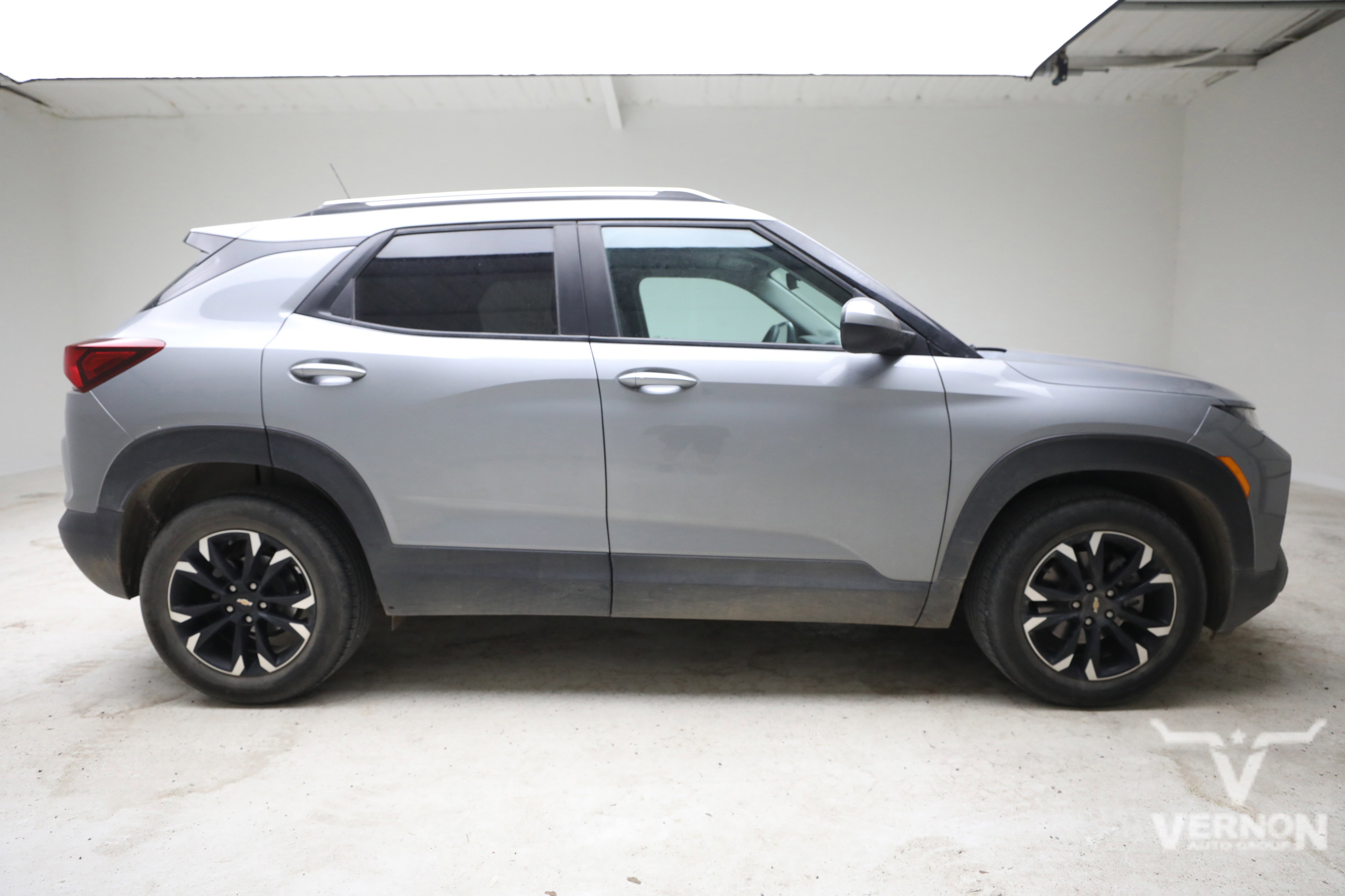 Used 2023 Sterling Gray Metallic Chevrolet Y image 5