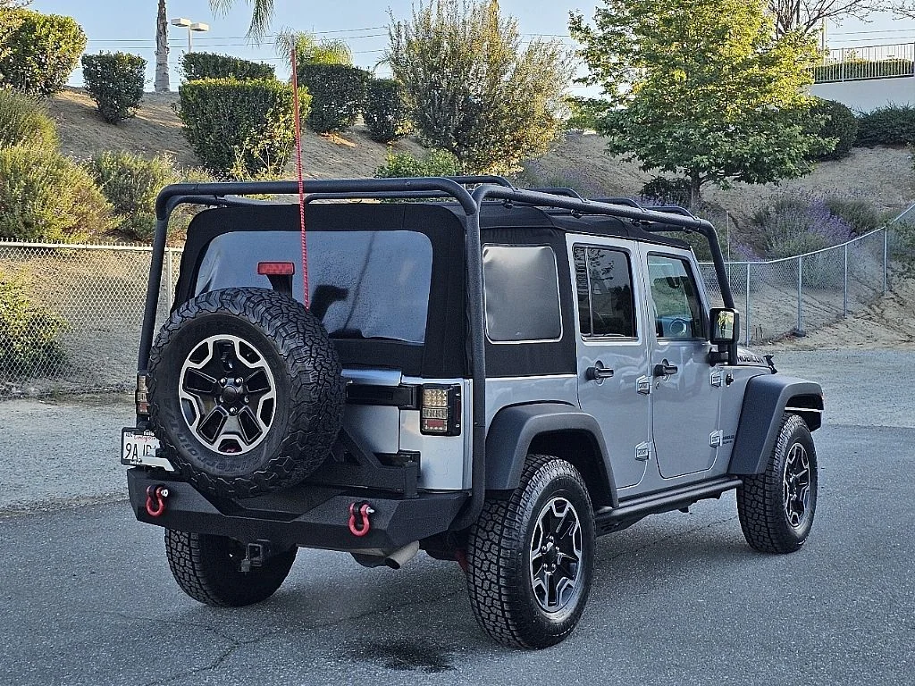 Used 2015 Silver Jeep Unlimited Rubicon image 14