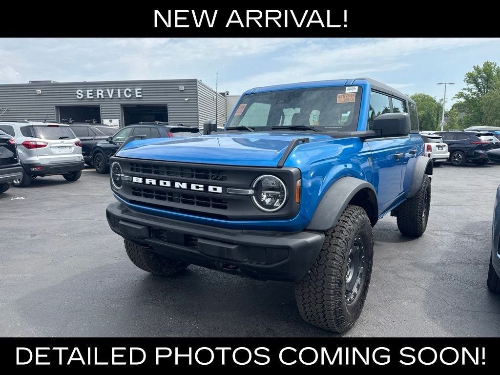 Used 2025 Blue Metallic Ford Base image 1