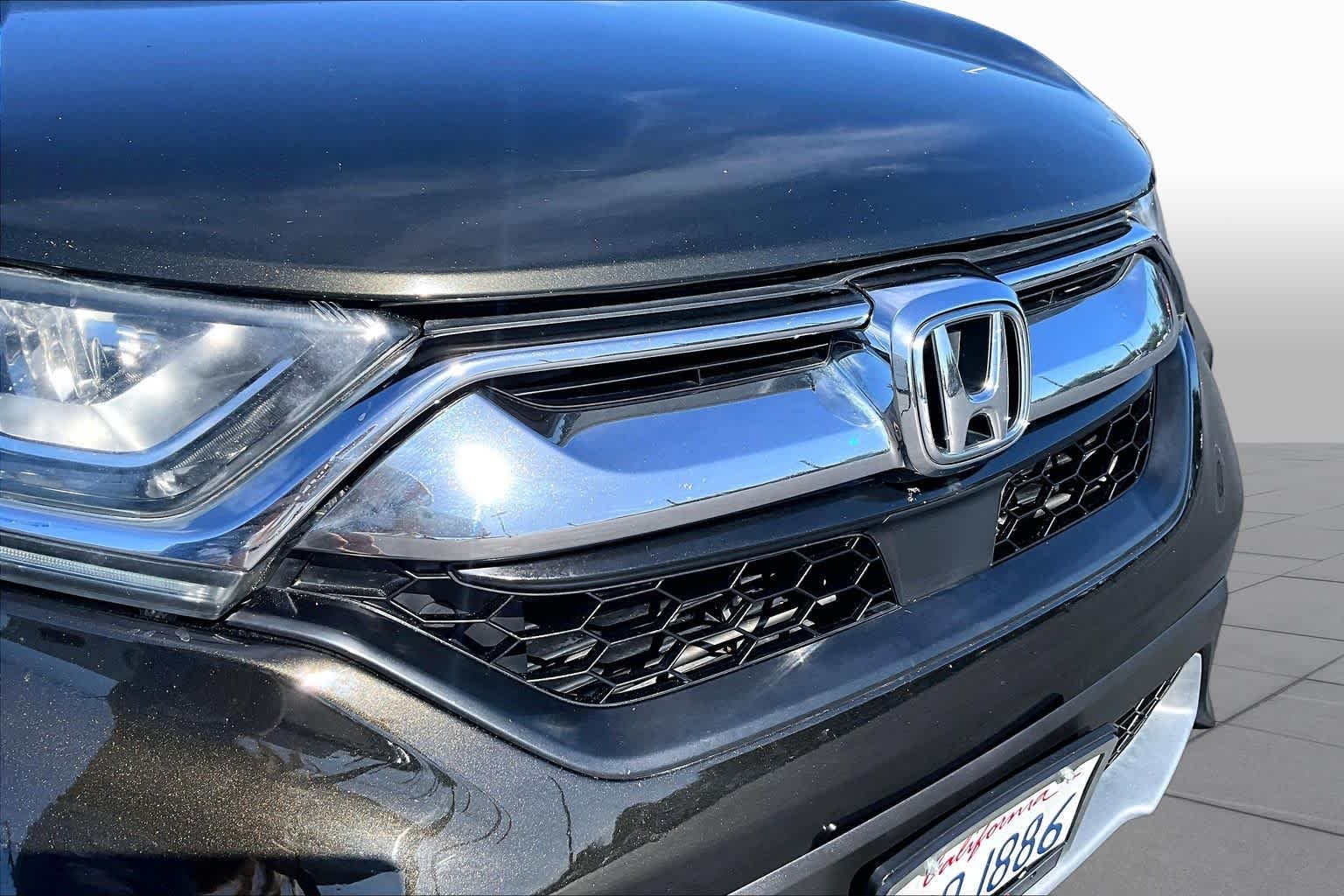 Used 2018 Crystal Black Pearl Honda EX-L image 29