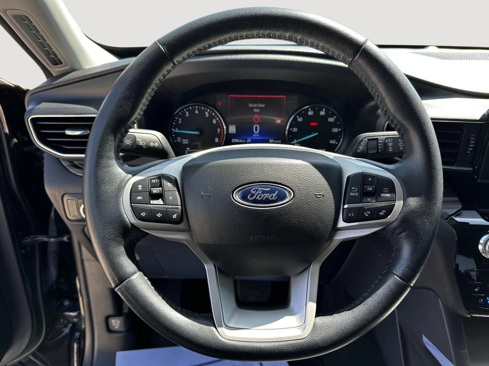 2023 Ford Explorer Limited - Photo 10