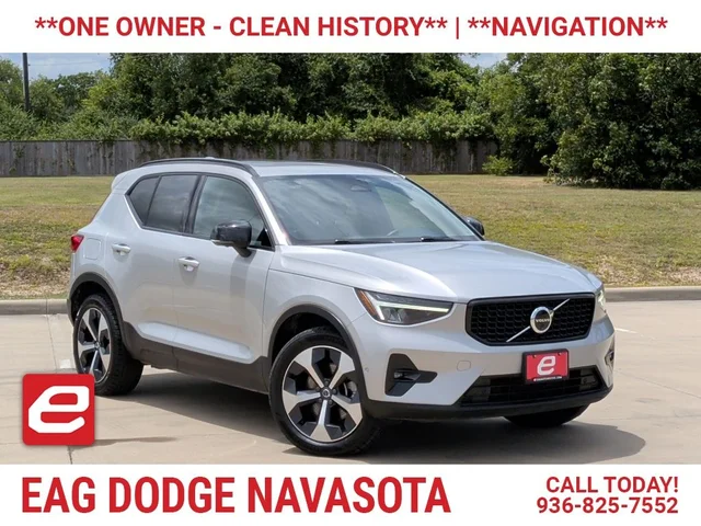 Pre-Owned 2025 Volvo XC40 B5 Plus Dark Theme