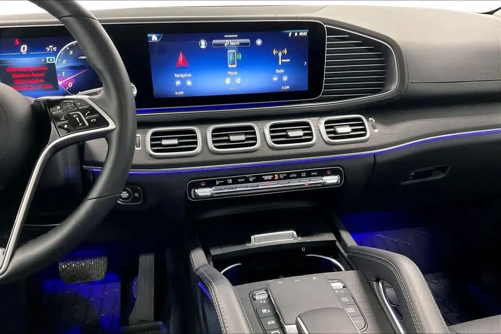 Certified Used 2026  Mercedes-Benz GLS 450 image 6