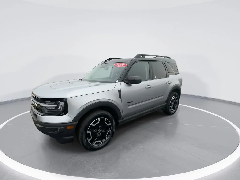 Used 2022 Silver Ford Outer Banks image 4