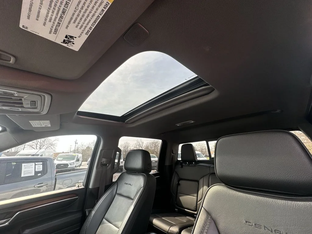 Used 2024 White GMC Denali image 21