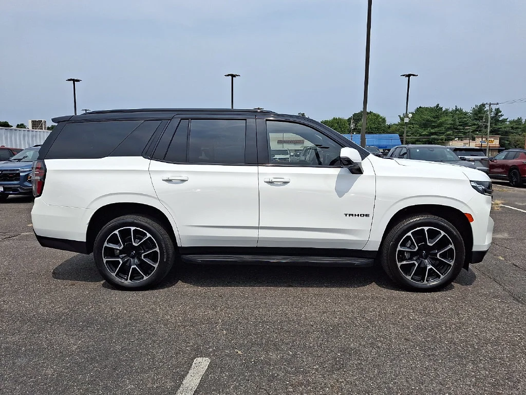 Used 2024 Summit White Chevrolet RST image 13