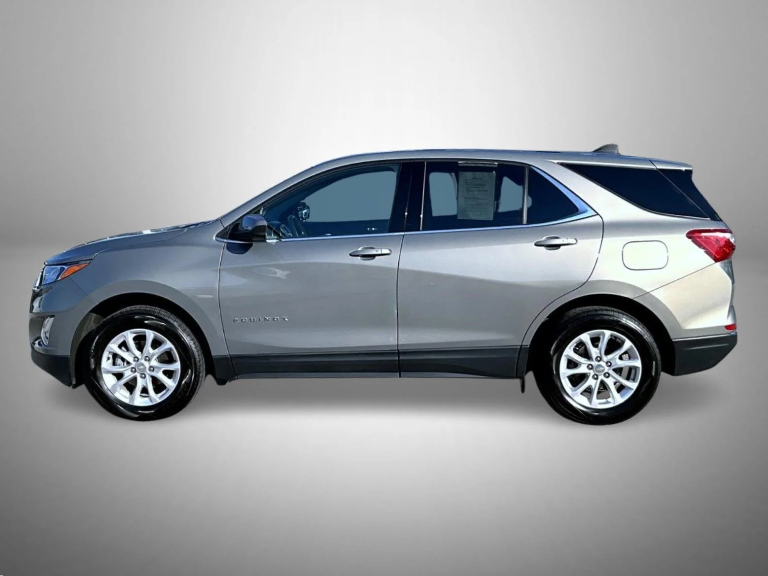 Used 2018 Gray Chevrolet LT image 8