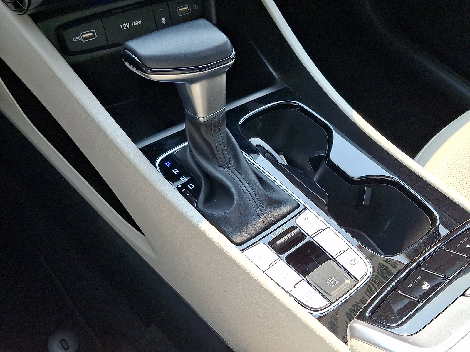 Used 2024 Dark Gray Metallic Hyundai SEL image 17