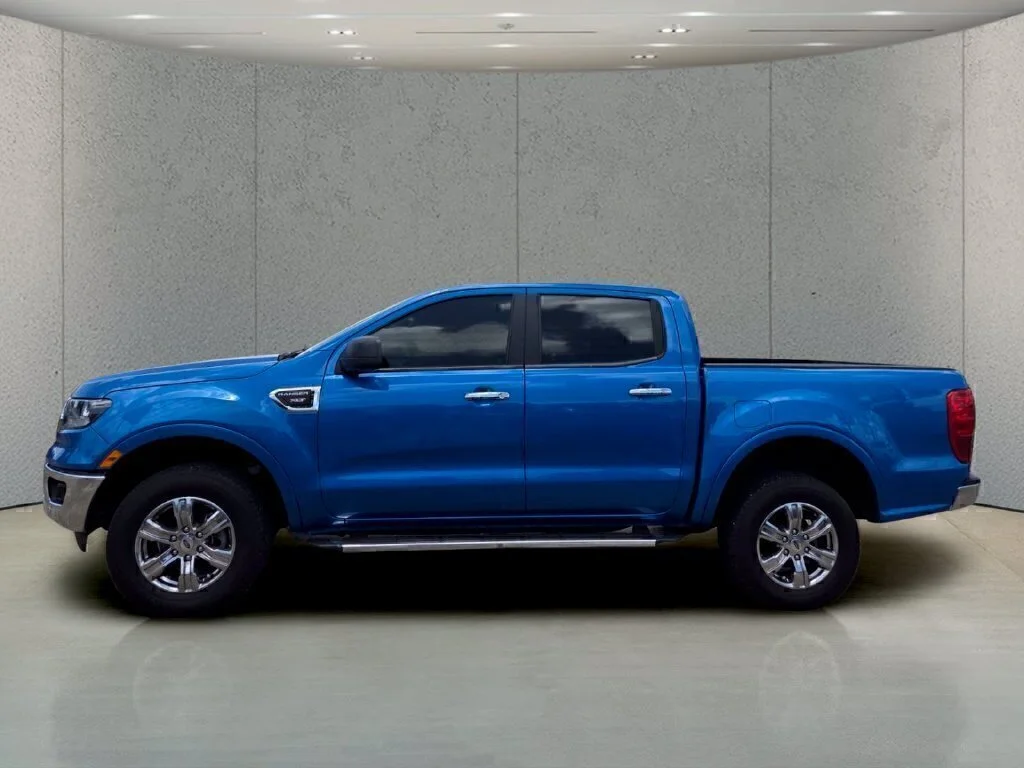 Used 2021 Blue Ford XLT image 2