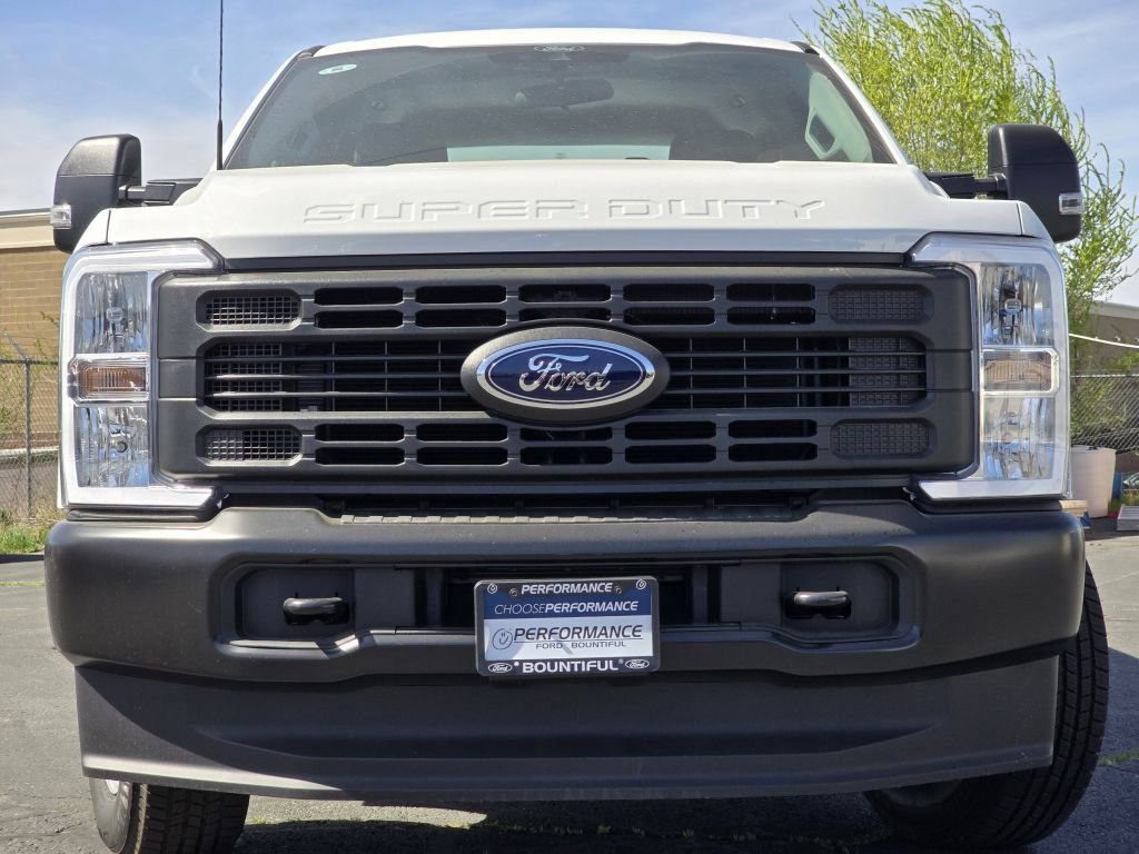 New 2026 Oxford White Ford XL image 3