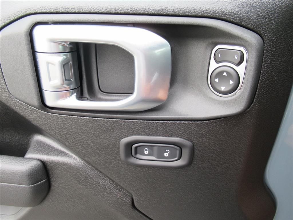 New 2026 Anvil Clear-Coat Exterior Paint Jeep Sport S image 19