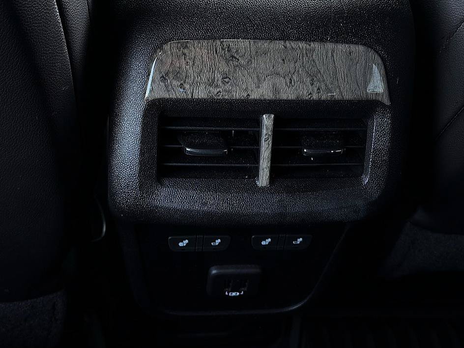 Used 2019 Nightfall Gray Metallic Chevrolet Premier image 8
