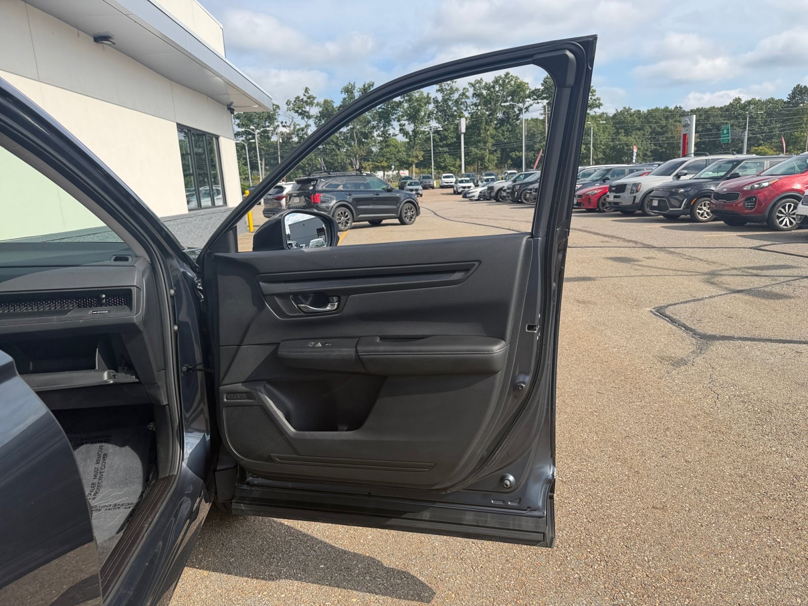 2025 Honda CR-V EX - Photo 32
