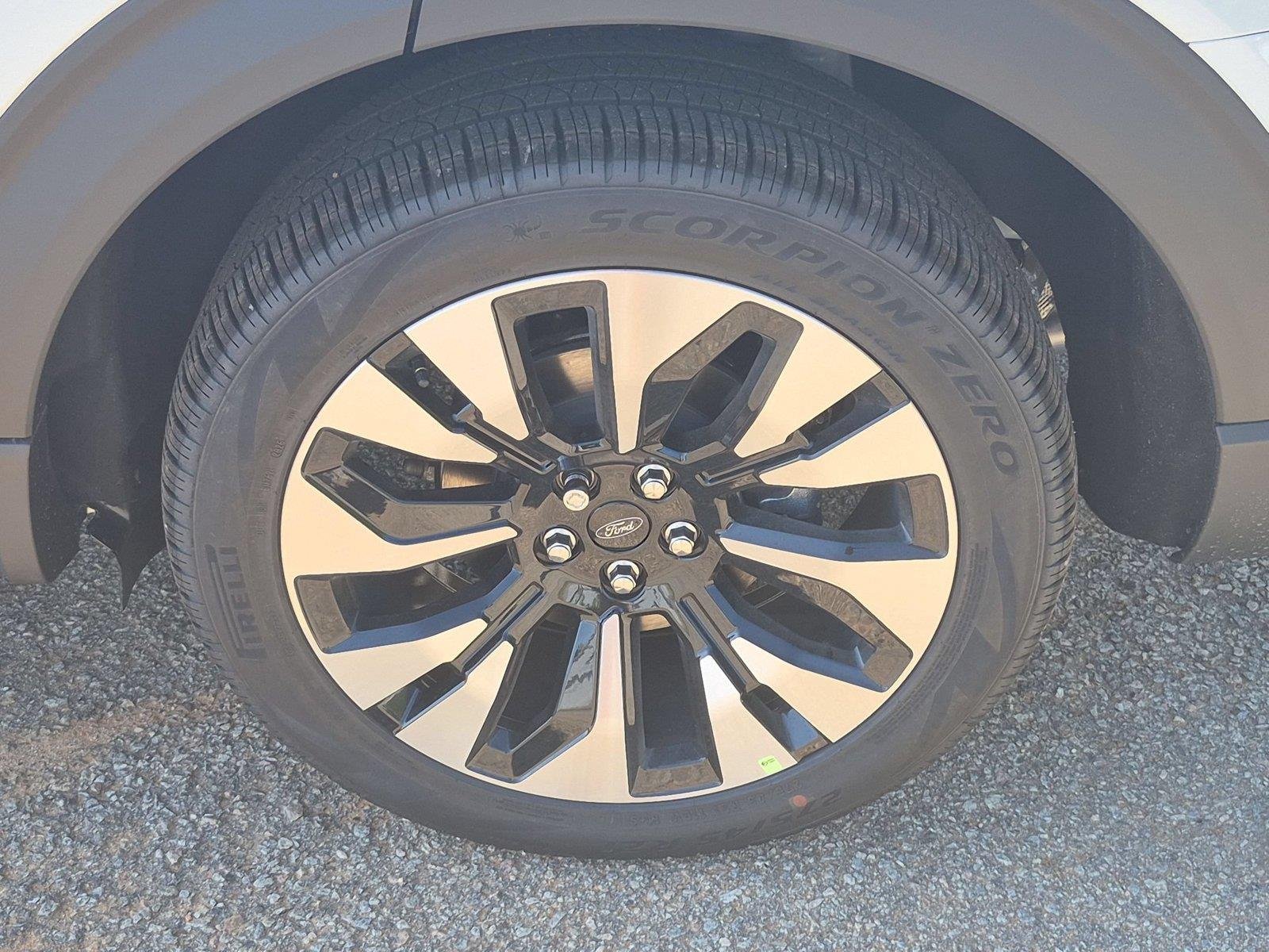 New 2027 Star White Metallic Tri-Coat Ford Platinum™ image 11