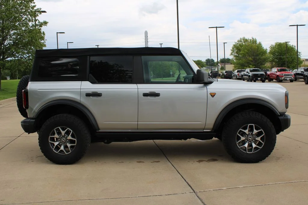 Used 2022 Silver Ford Badlands image 4