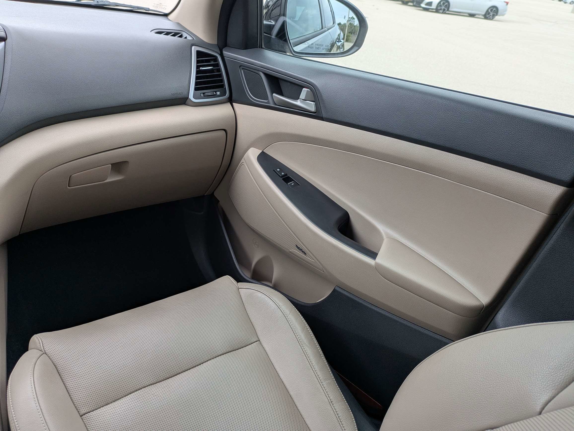 Used 2018 Black Noir Pearl Hyundai Limited image 18