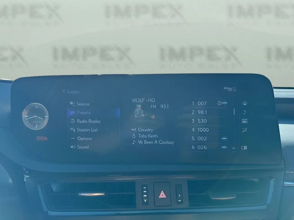 Used 2022 Red Lexus 300h image 19