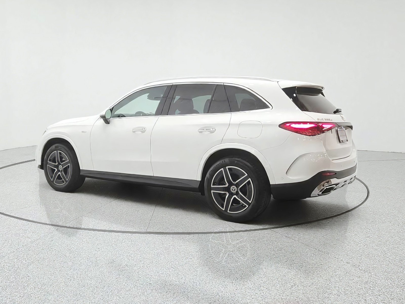 Used 2025 Polar White Mercedes-Benz GLC 350e 4MATIC® SUV image 7