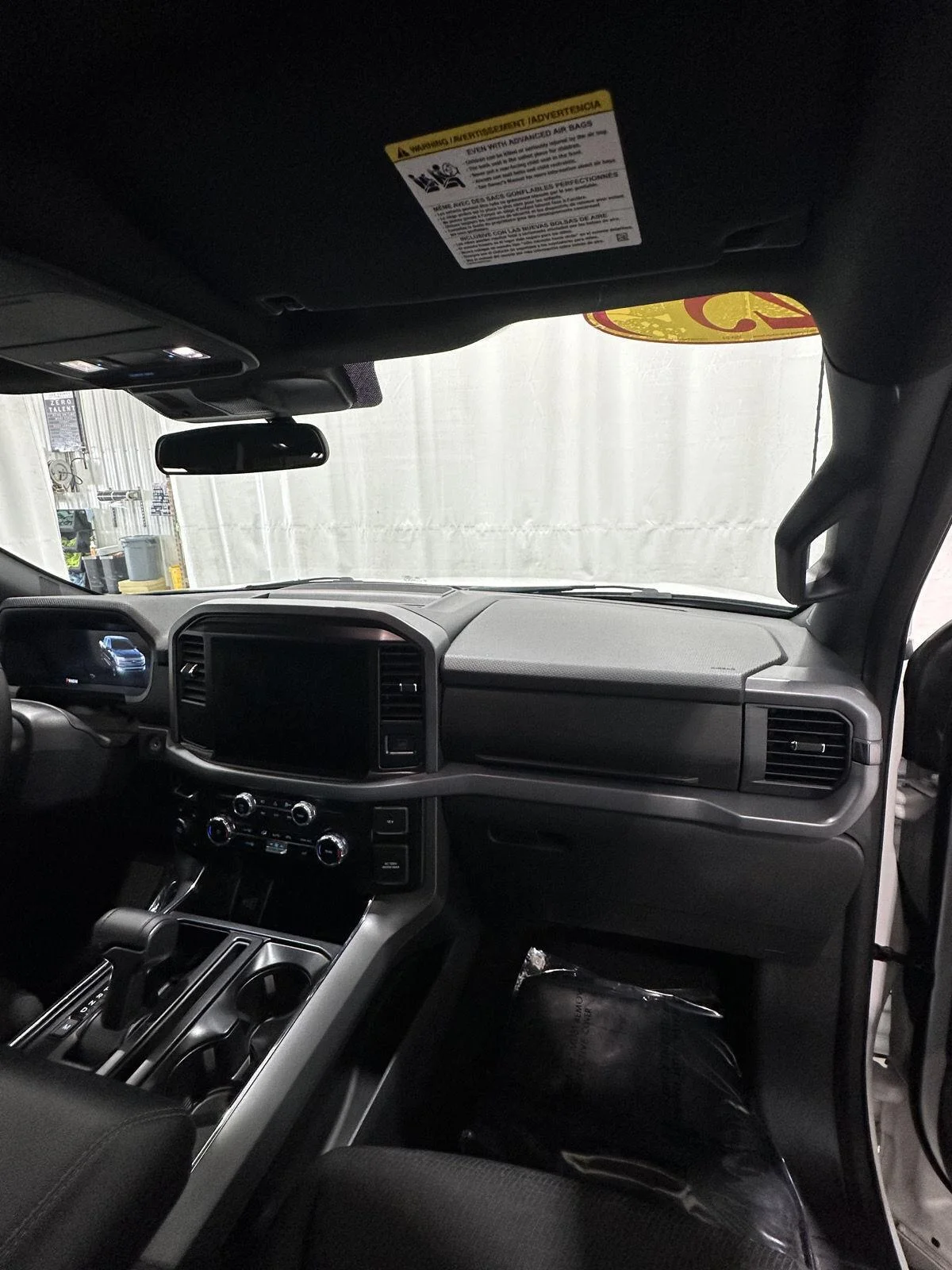 Used 2025 Oxford White Ford XLT image 25