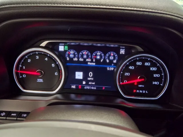 Used 2022 IRIDESCENT PEARL TRICOAT Chevrolet LTZ image 30