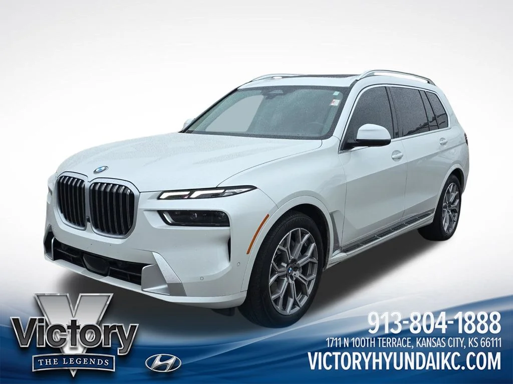 Used 2023 White BMW xDrive40i image 3