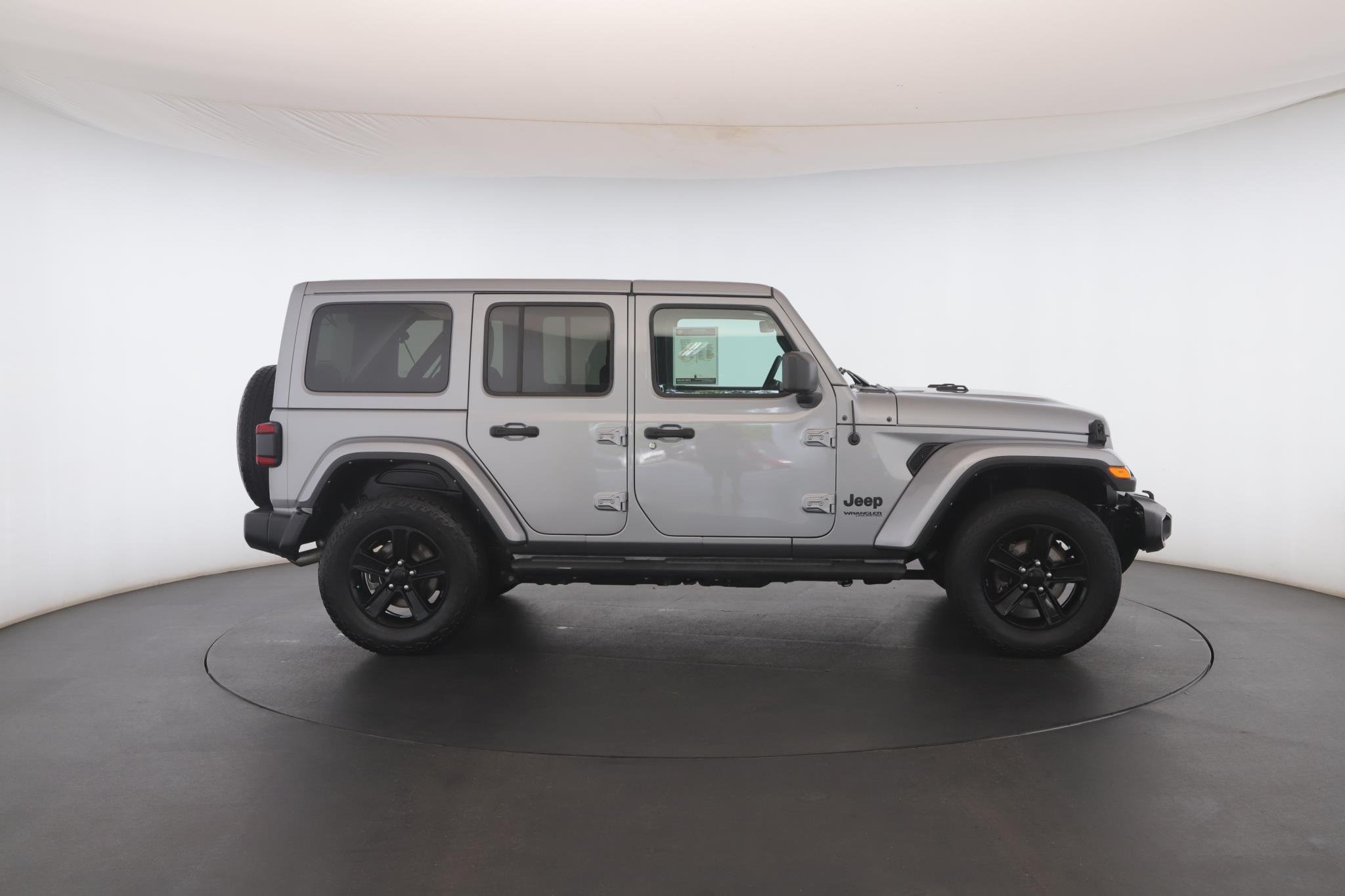 Used 2021 Billet Silver Metallic Clearcoat Jeep Unlimited Sahara Altitude 4x4 image 21