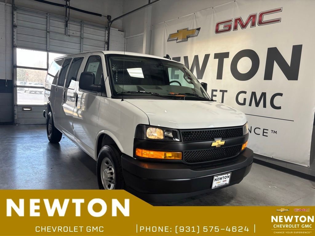 2025 Chevrolet Express 2500 Work Van HD's photo