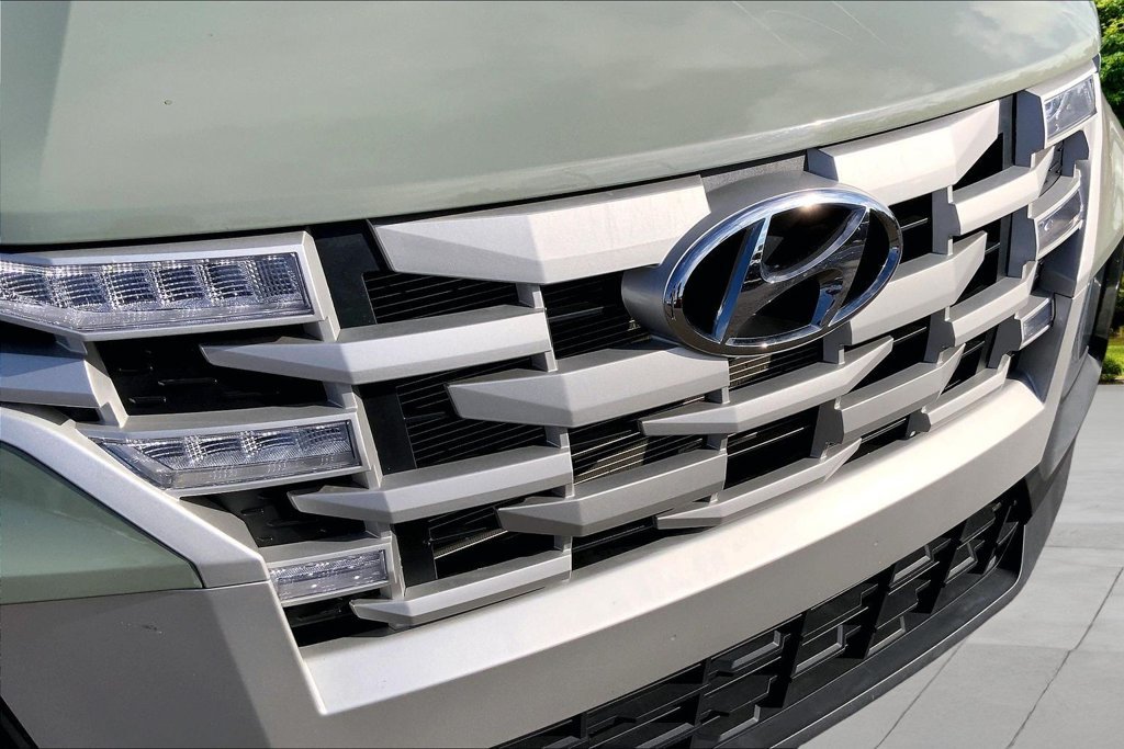 Used 2022 Green Hyundai SEL image 32