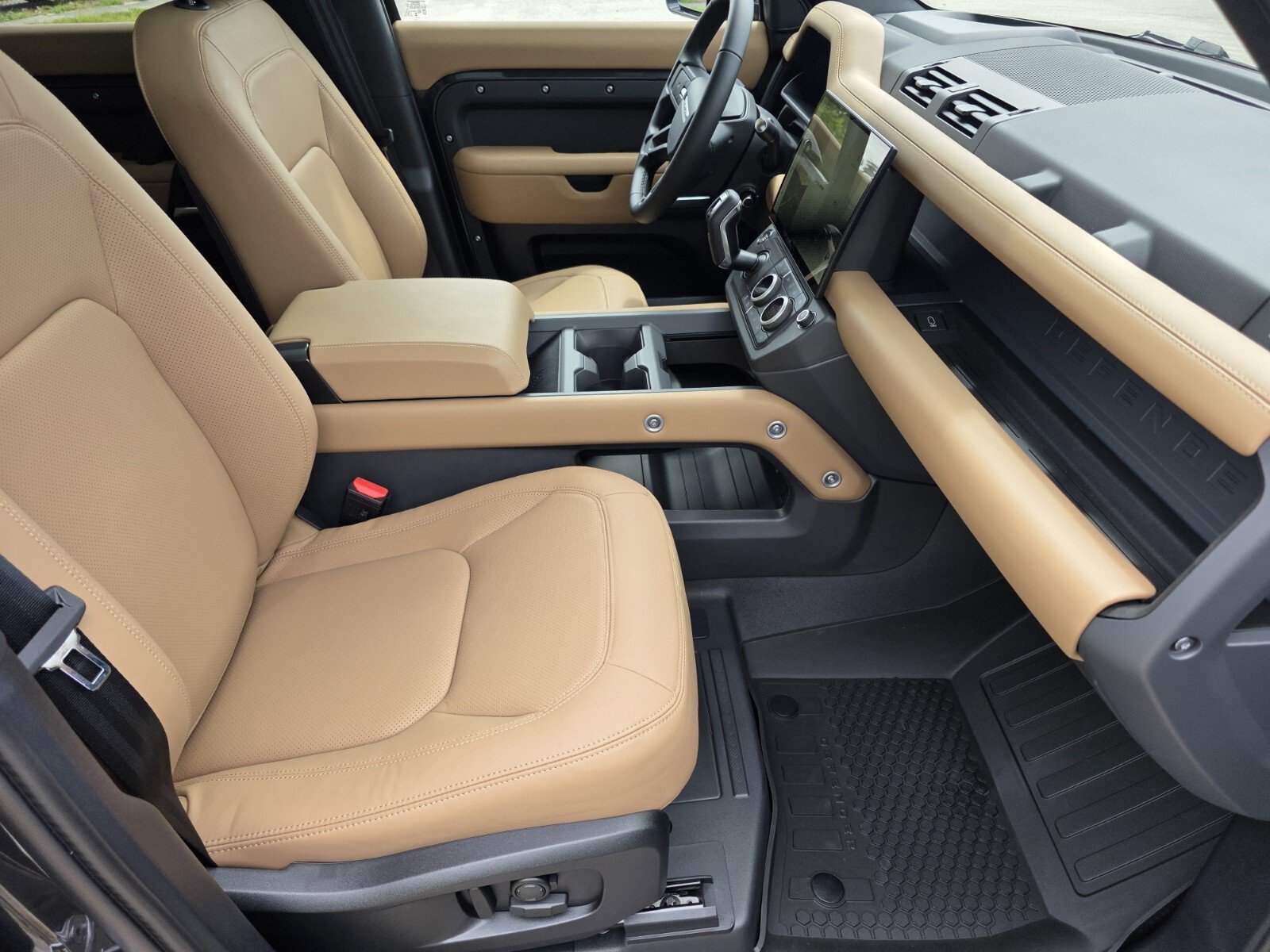New 2026 Carpathian Grey Land Rover P400 X-Dynamic SE image 3