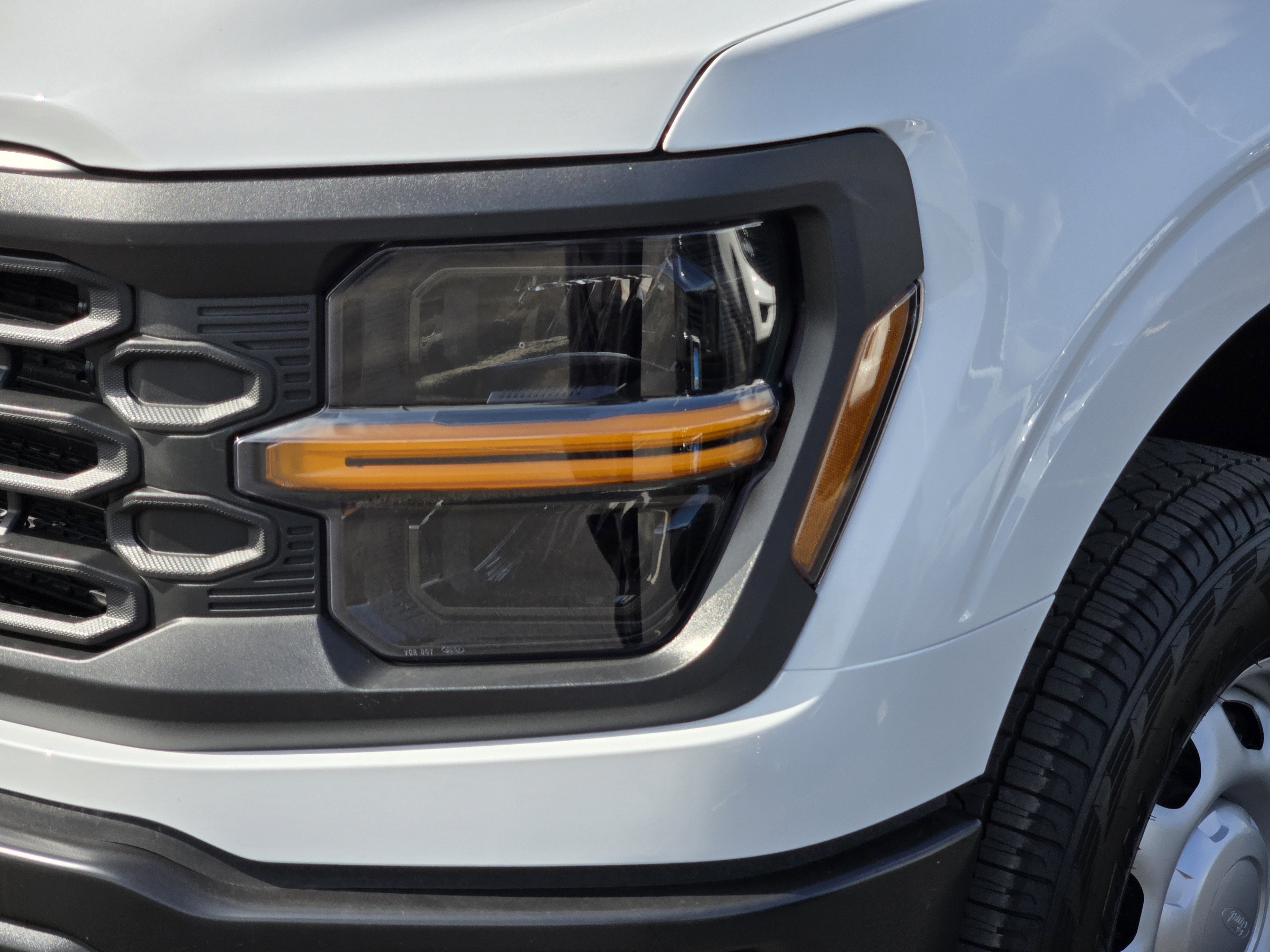 New 2026 Oxford White Ford XL image 5