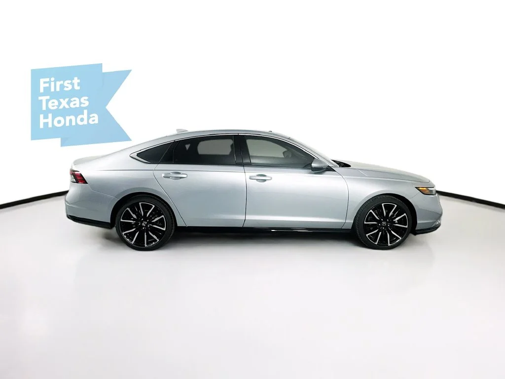 New 2026 Silver Honda Touring image 8