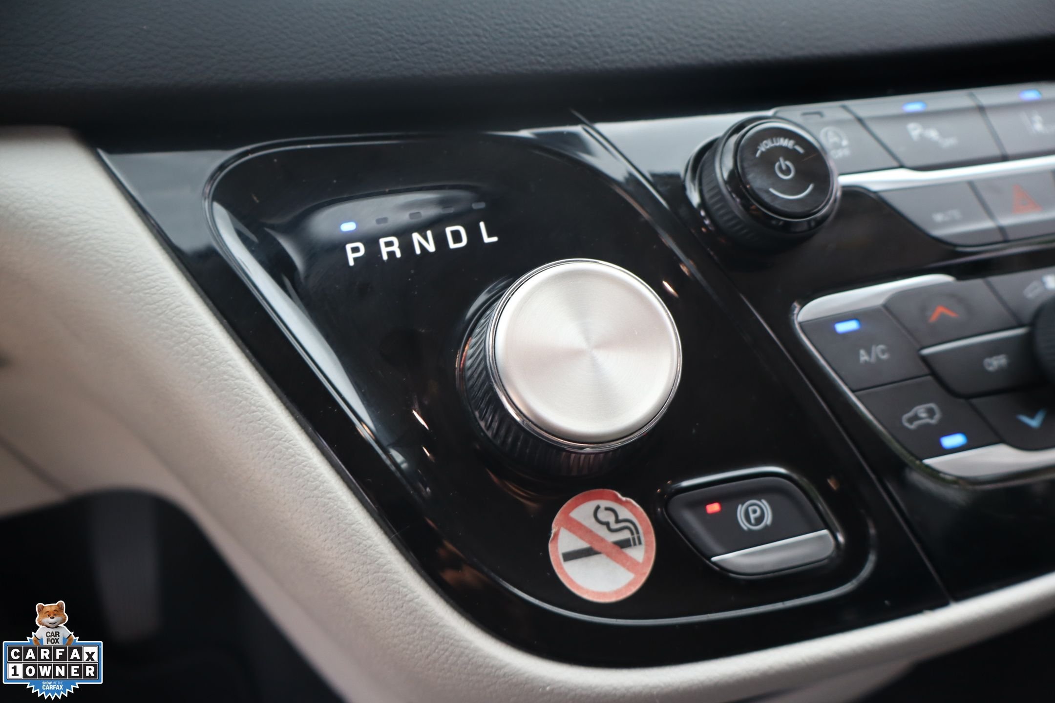 Used 2023 White Chrysler Touring L image 21