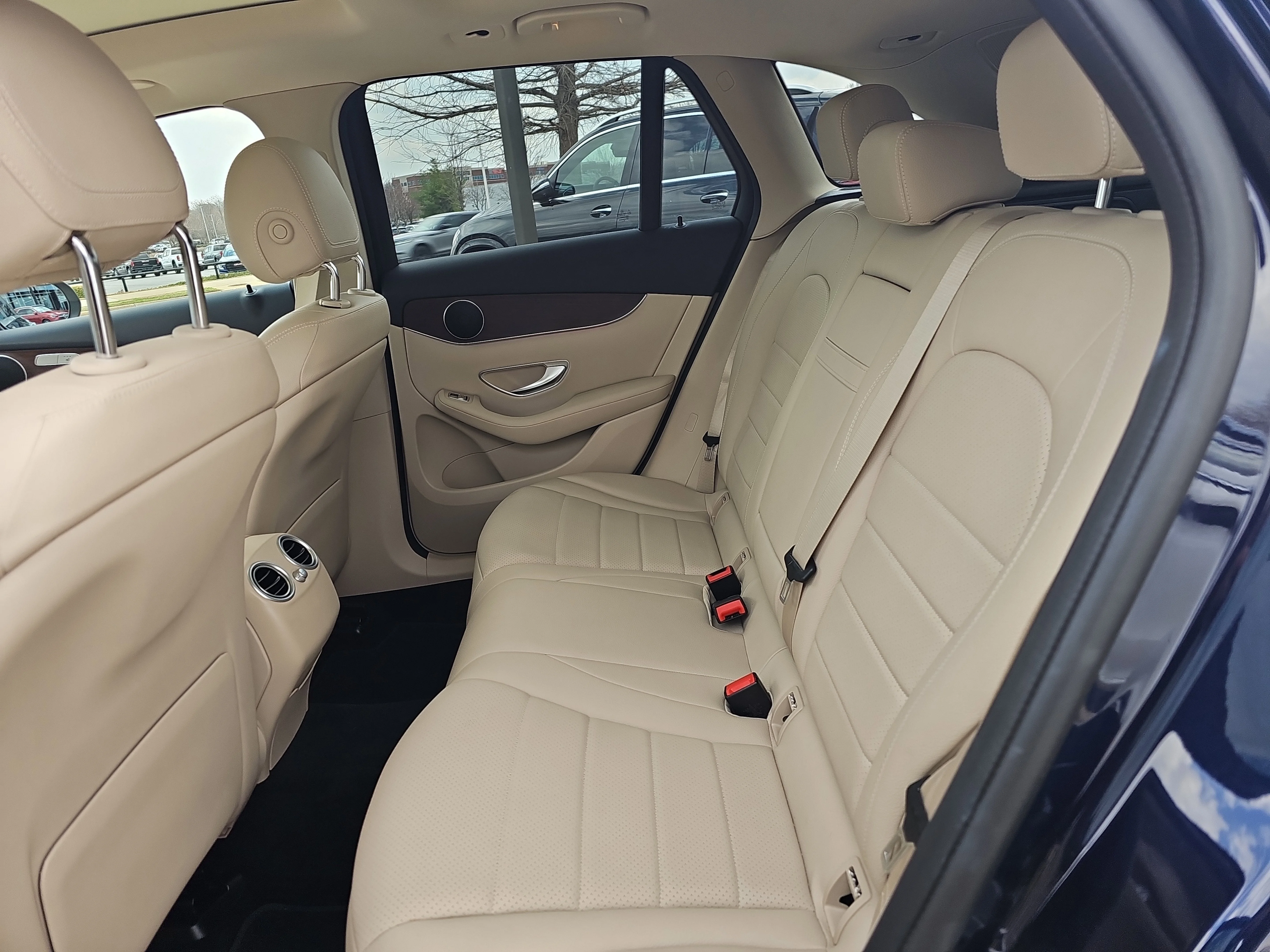2021 Mercedes-Benz GLC GLC300 - Photo 17