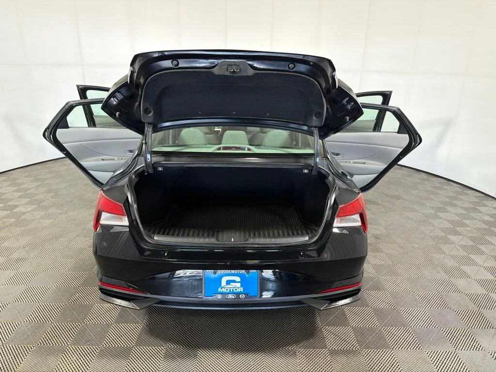 Used 2024 Abyss Black Hyundai SEL image 21