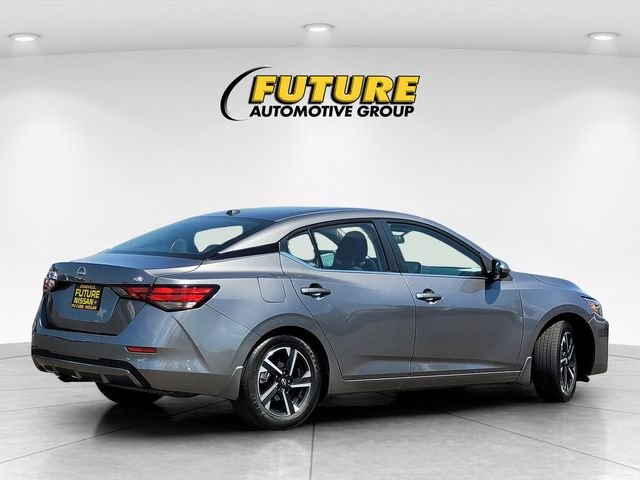 Used 2024 Gray Nissan SV image 4