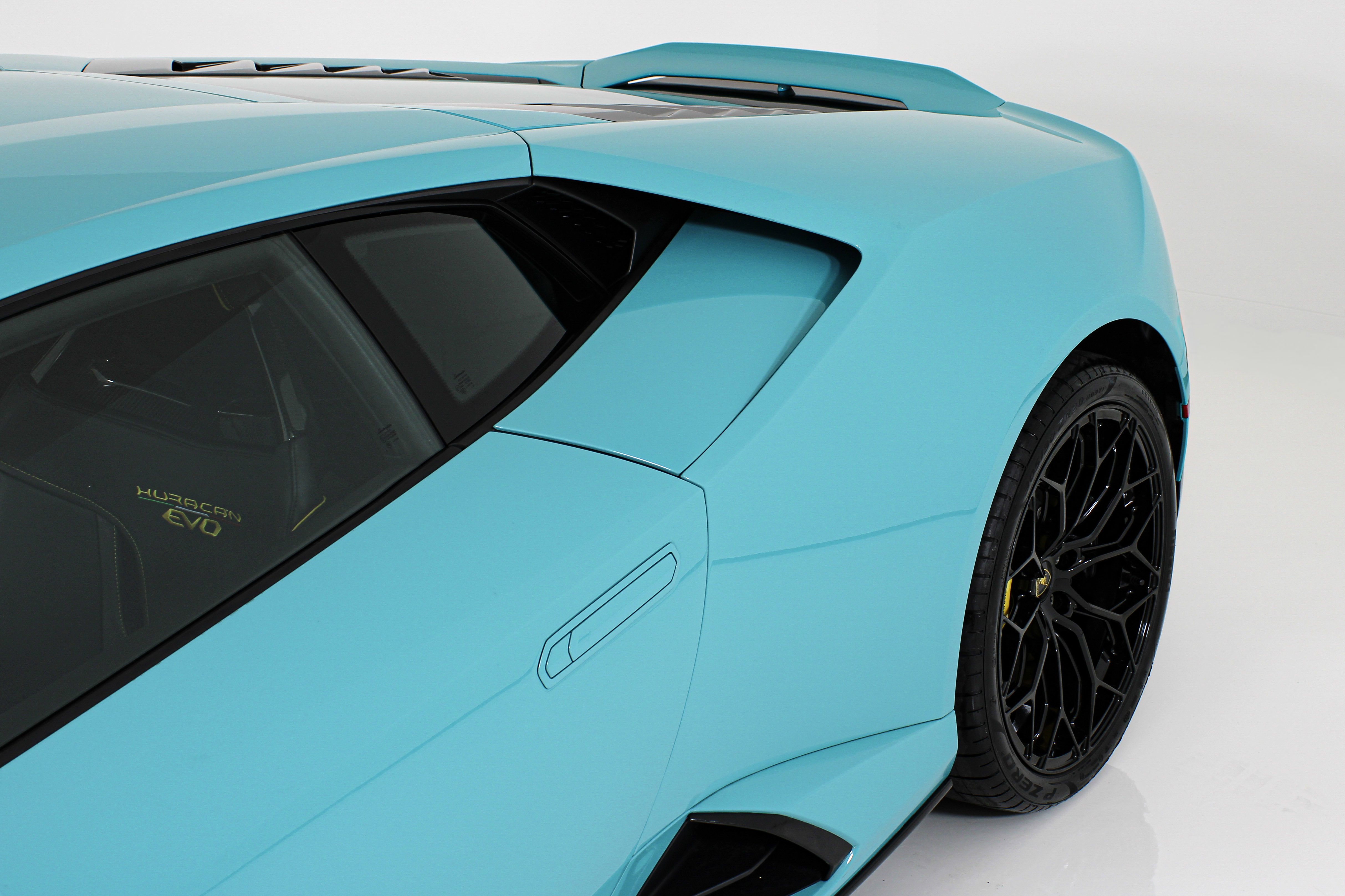 Used 2021 Blue Lamborghini  image 12