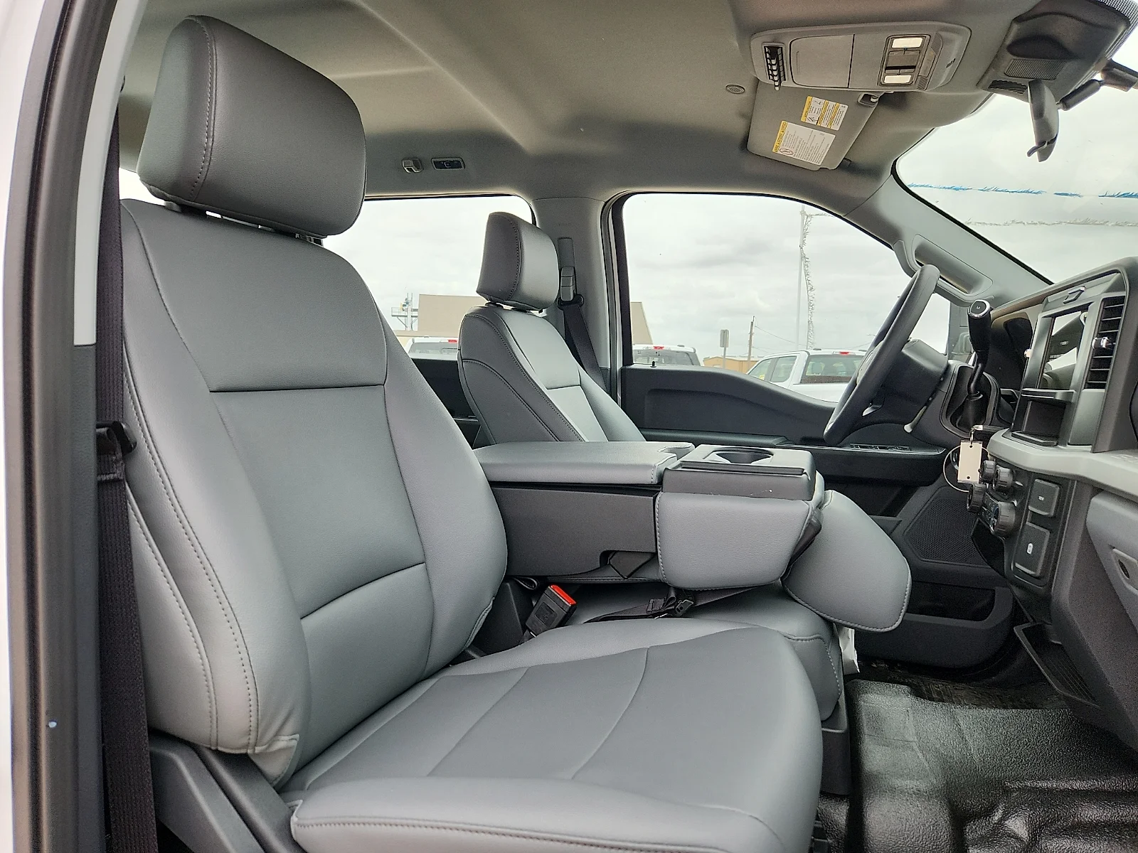 New 2026 Oxford White Ford F-450® XL image 20