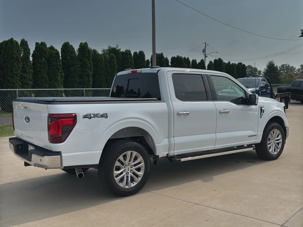 Used 2024 Oxford White Ford XLT image 4