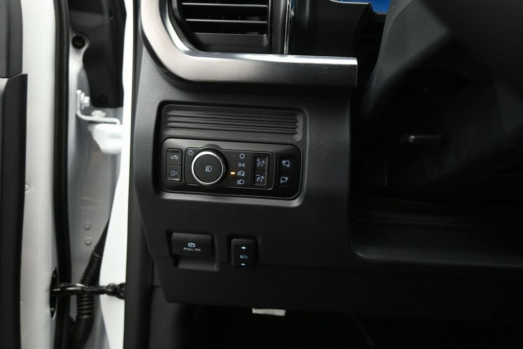 New 2026 Oxford White Ford Lariat image 11