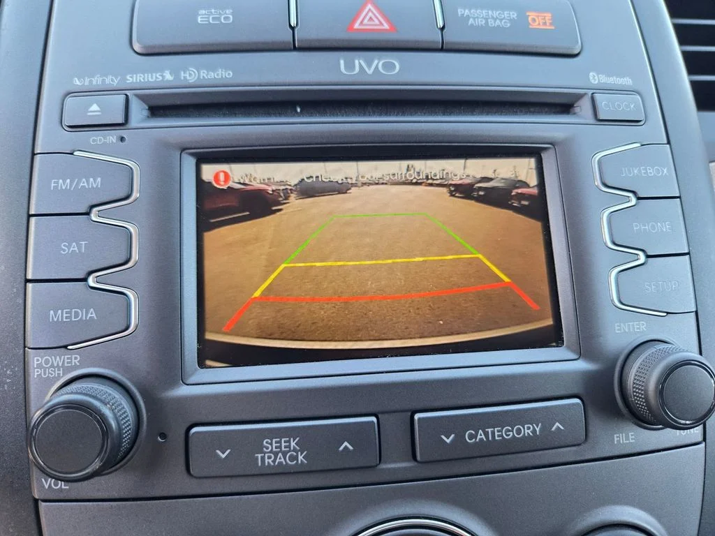 Used 2013 Green Kia Exclaim image 10
