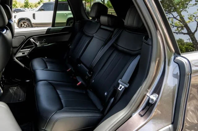 New 2026  Land Rover SE image 51