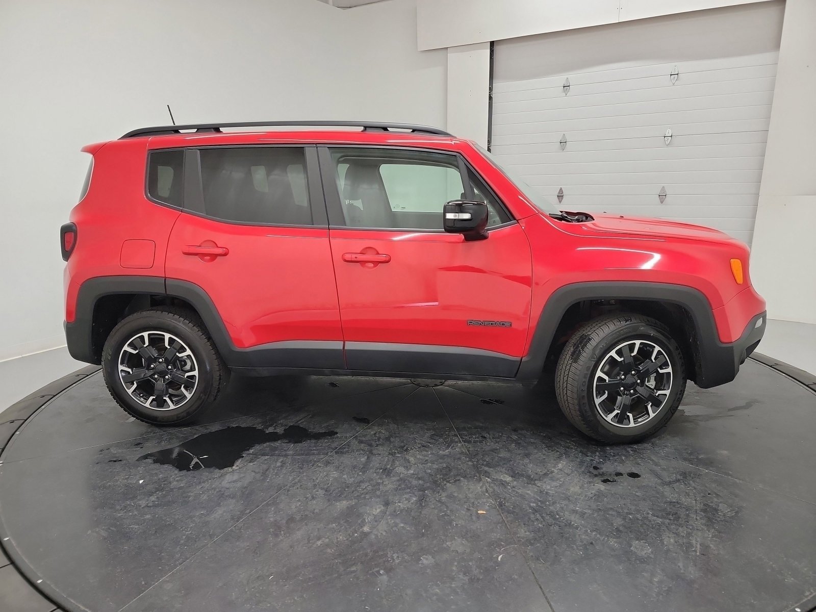 Used 2023 Colorado Red Clearcoat Jeep Upland image 21