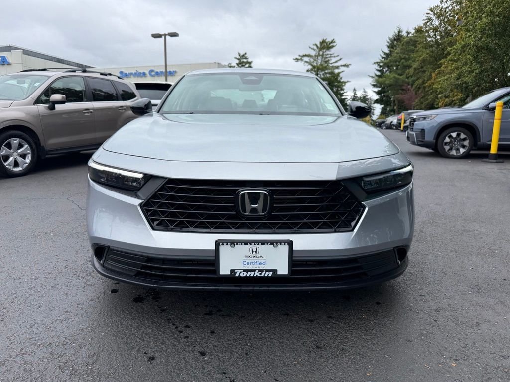 Used 2025 Solar Silver Metallic Honda SE image 3