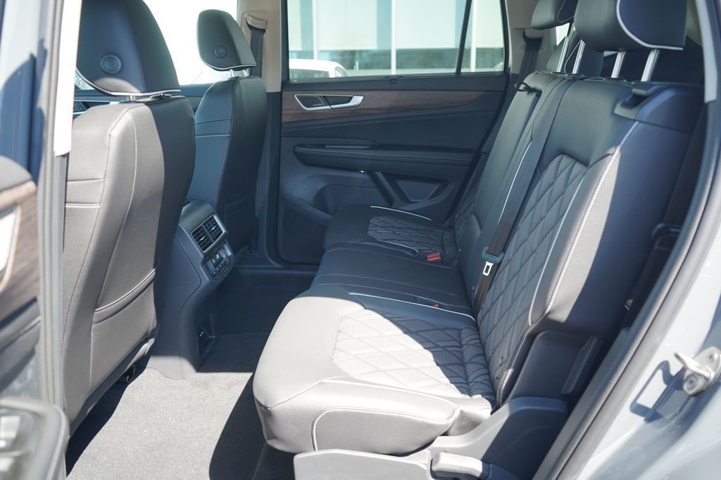 2025 Volkswagen Atlas SEL Premium R-Line - Photo 7
