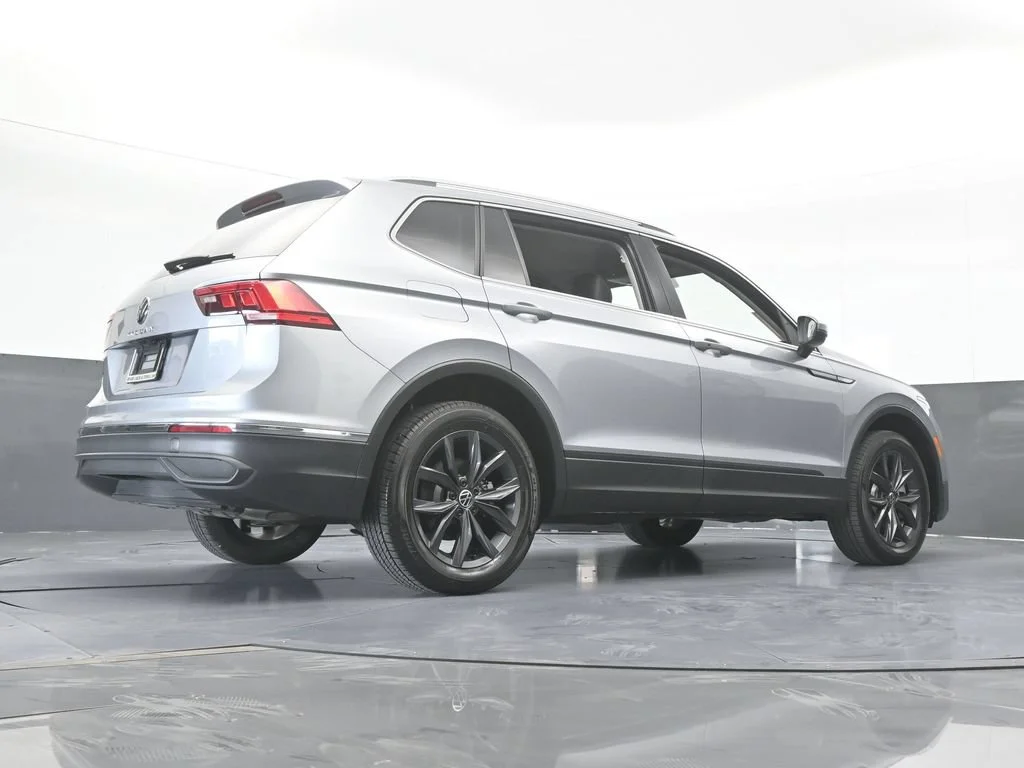 Used 2024 Silver Metallic Volkswagen 2.0T SE image 61