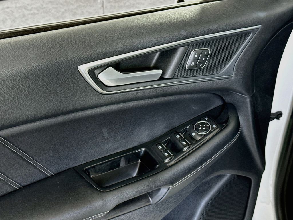 Used 2018 White Platinum Metallic Tri-Coat Ford Sport image 21