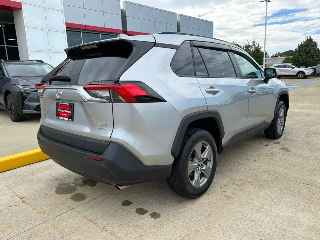 Used 2024 Silver Sky Metallic Toyota XLE image 4
