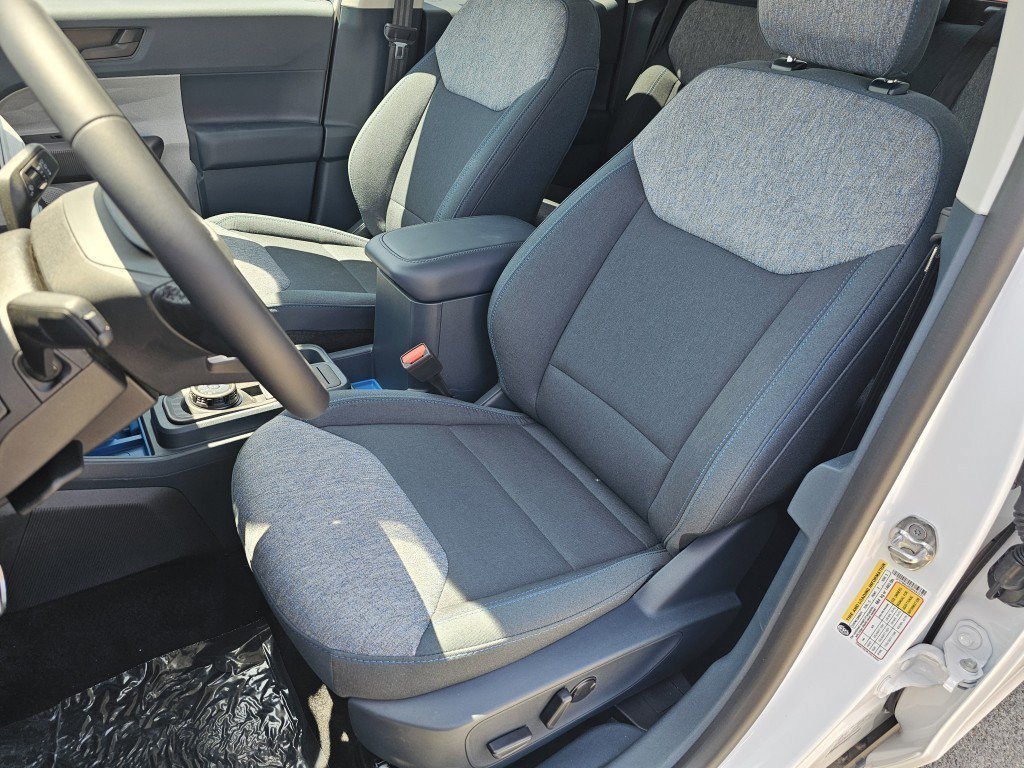 New 2025 Oxford White Ford XLT image 25