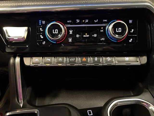 Used 2024 Silver GMC Denali image 22